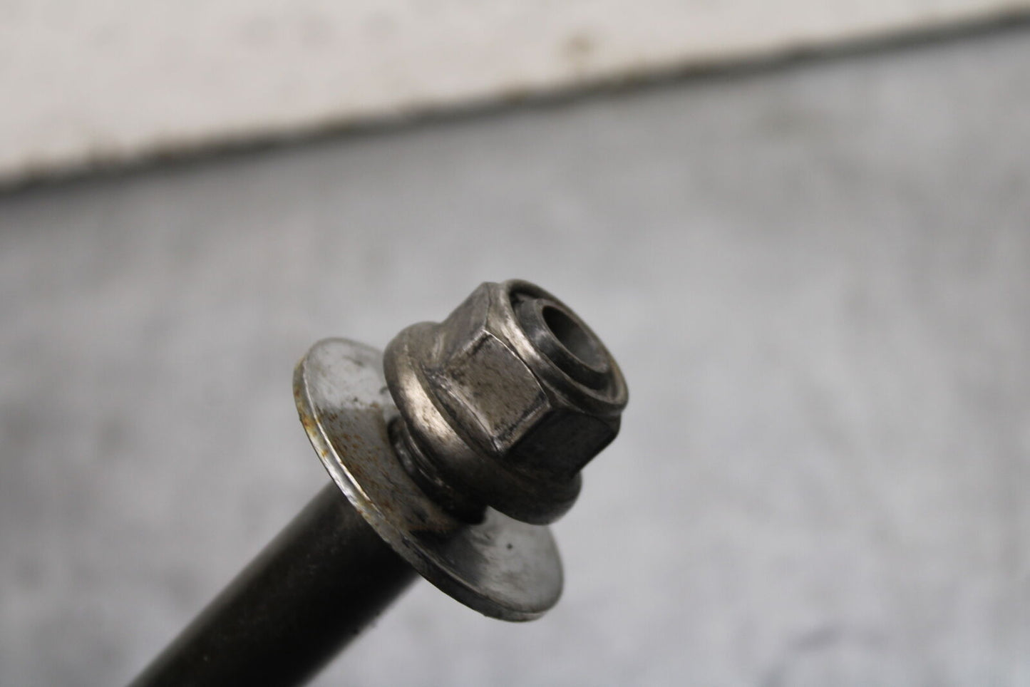 99-00 YAMAHA V STAR 1100 REAR AXLE BACK WHEEL RIM PIVOT BOLT AXEL BB711
