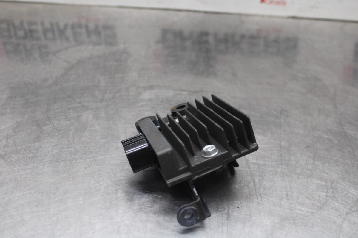 23 KAWASAKI Z900RS RECTIFIER VOLTAGE REGULATOR BB935