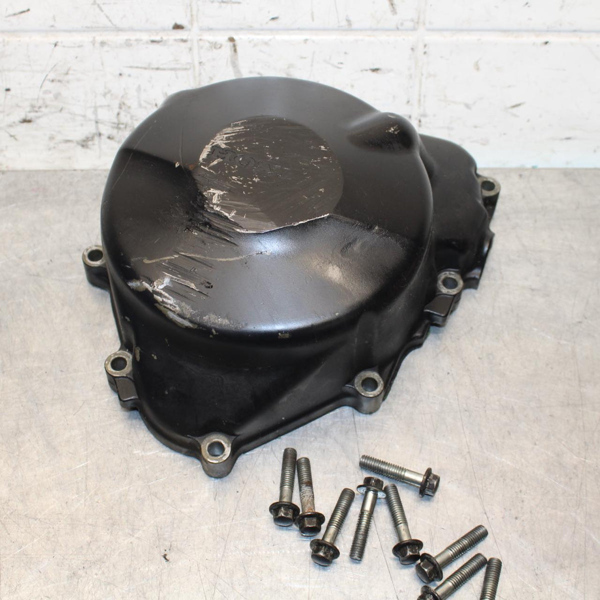 1999 Honda CBR600F4 STATOR MAGNETO ALTERNATOR GENERATOR COVER 11321-MBW-316 BB70