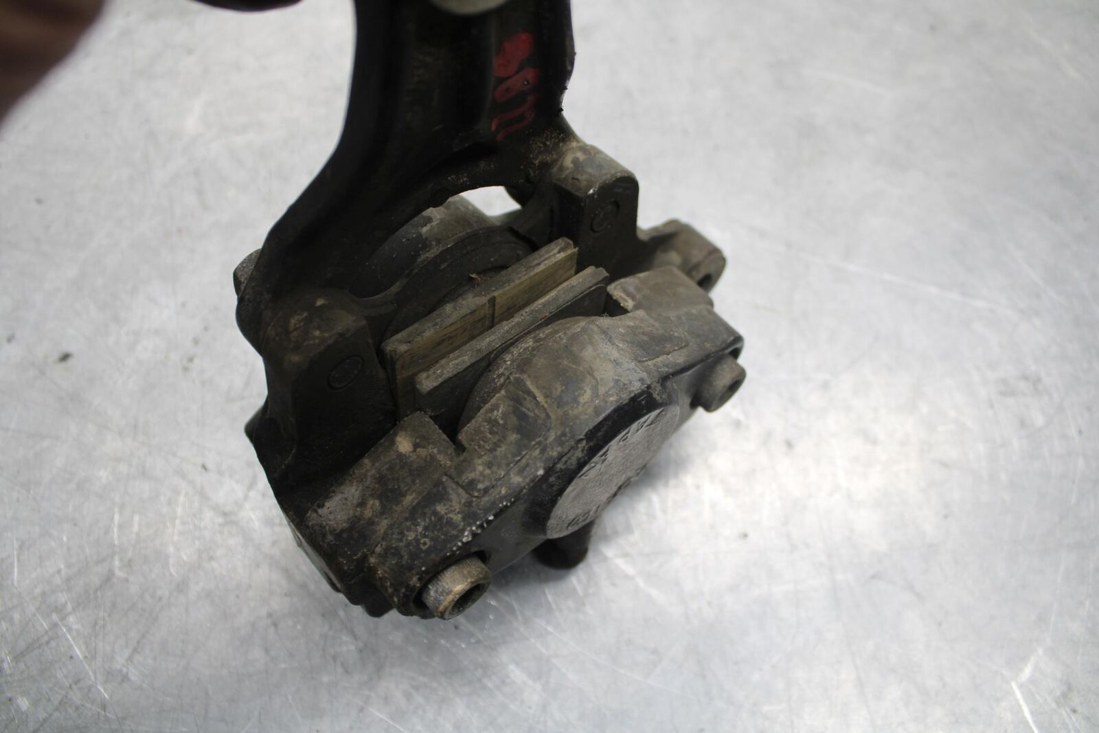1981 Suzuki GS850G REAR BACK BRAKE CALIPER W MOUNT BRACKET BB37
