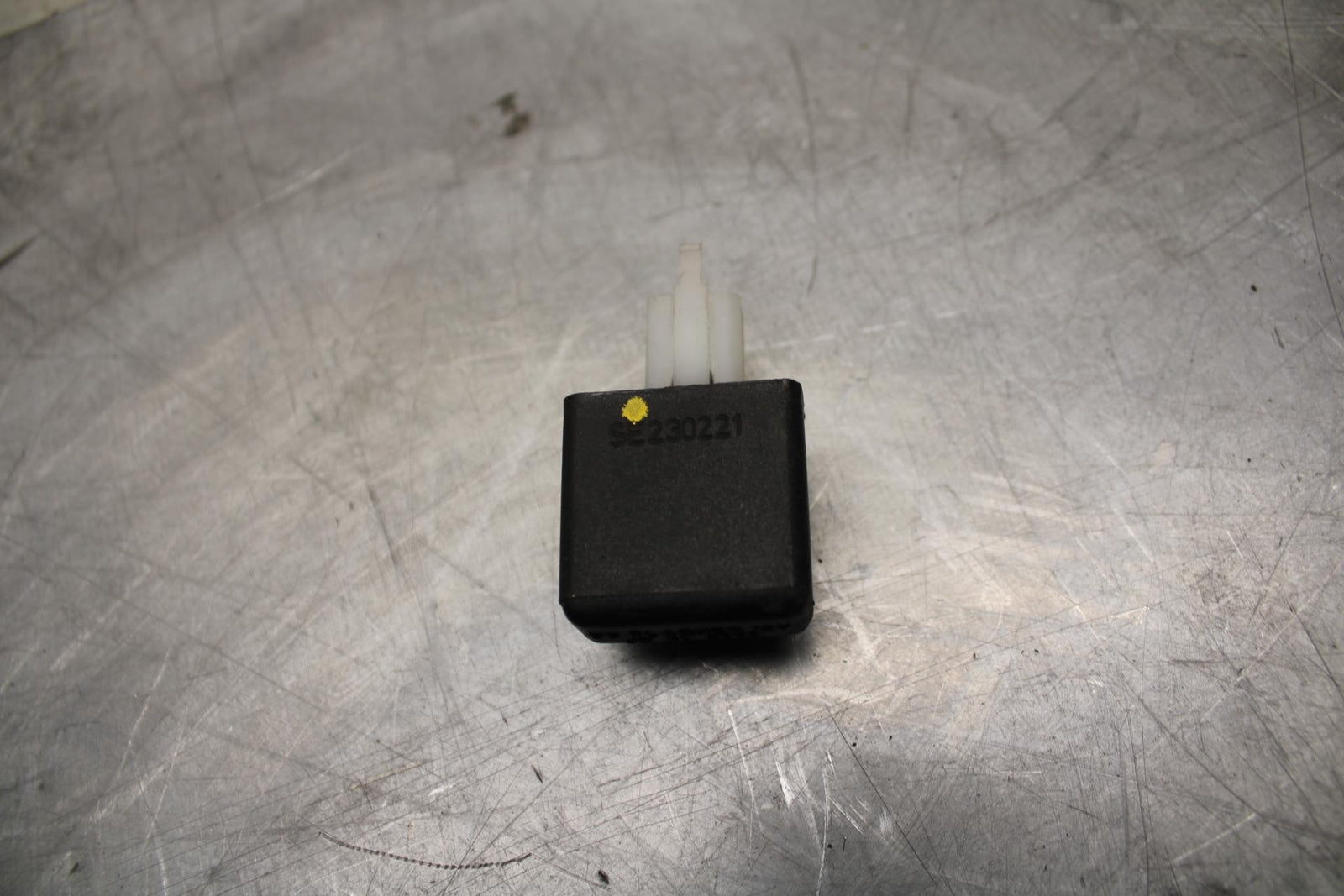 21 HUSQVARNA VITPILEN 401 TURN SIGNAL BLINKER RELAY FLASHER SWITCH BB467