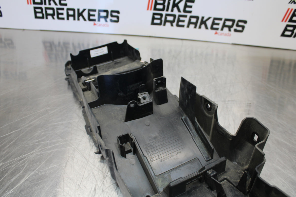 15-16 HONDA CB300F REAR BACK TAIL UNDERTAIL BATTERY TRAY PLASTIC BB150