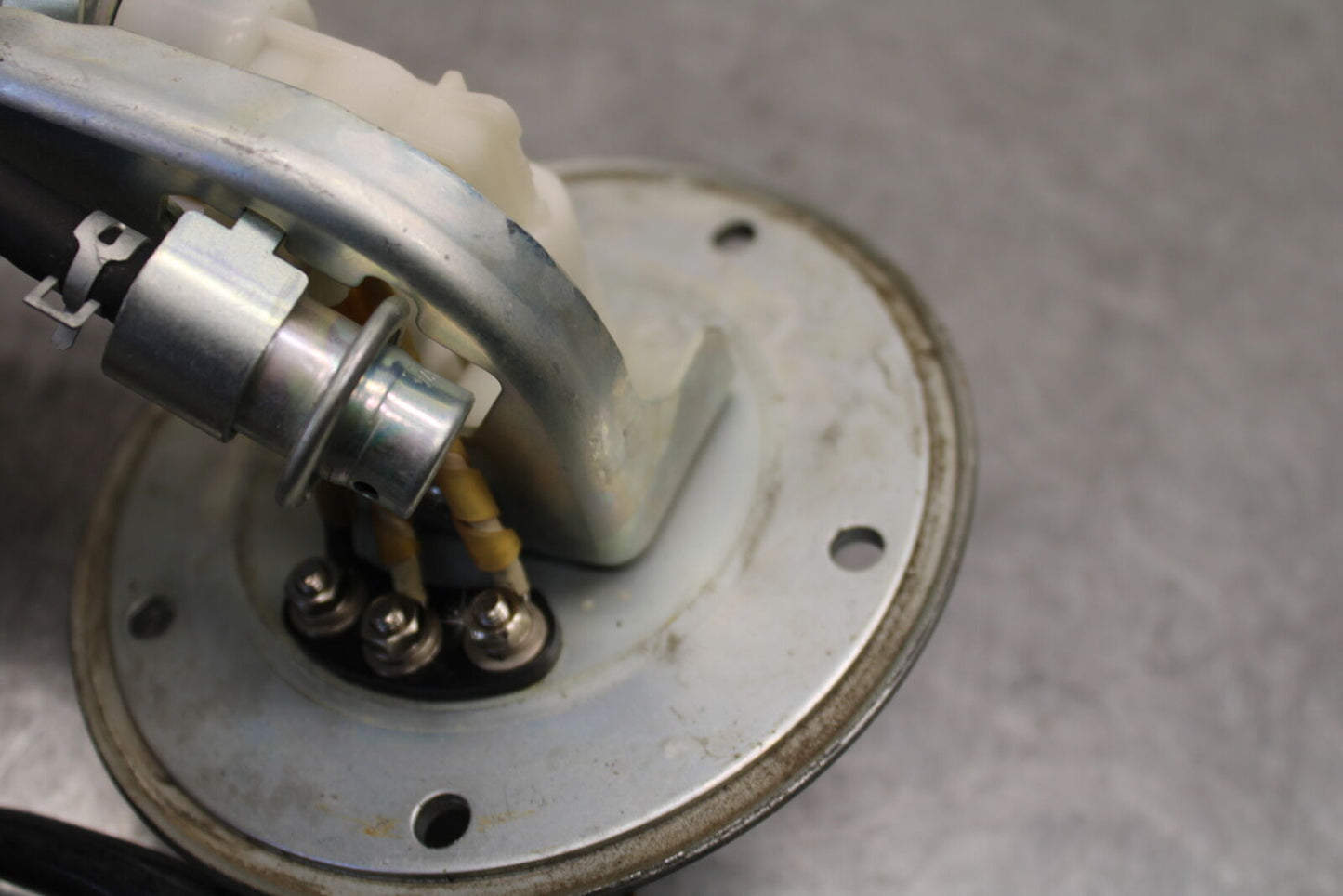 05-06 SUZUKI BOULEVARD M50 FUEL PUMP 15100-10F10 15100-39G00 15100-41F10 BB671