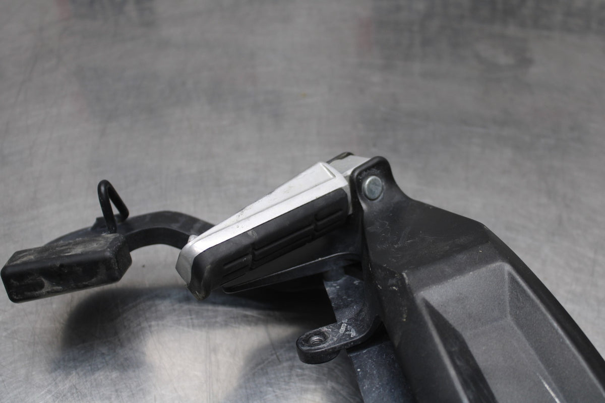 18 YAMAHA SUPER TENERE REAR BACK PASSENGER PEG SET PAIR BB832