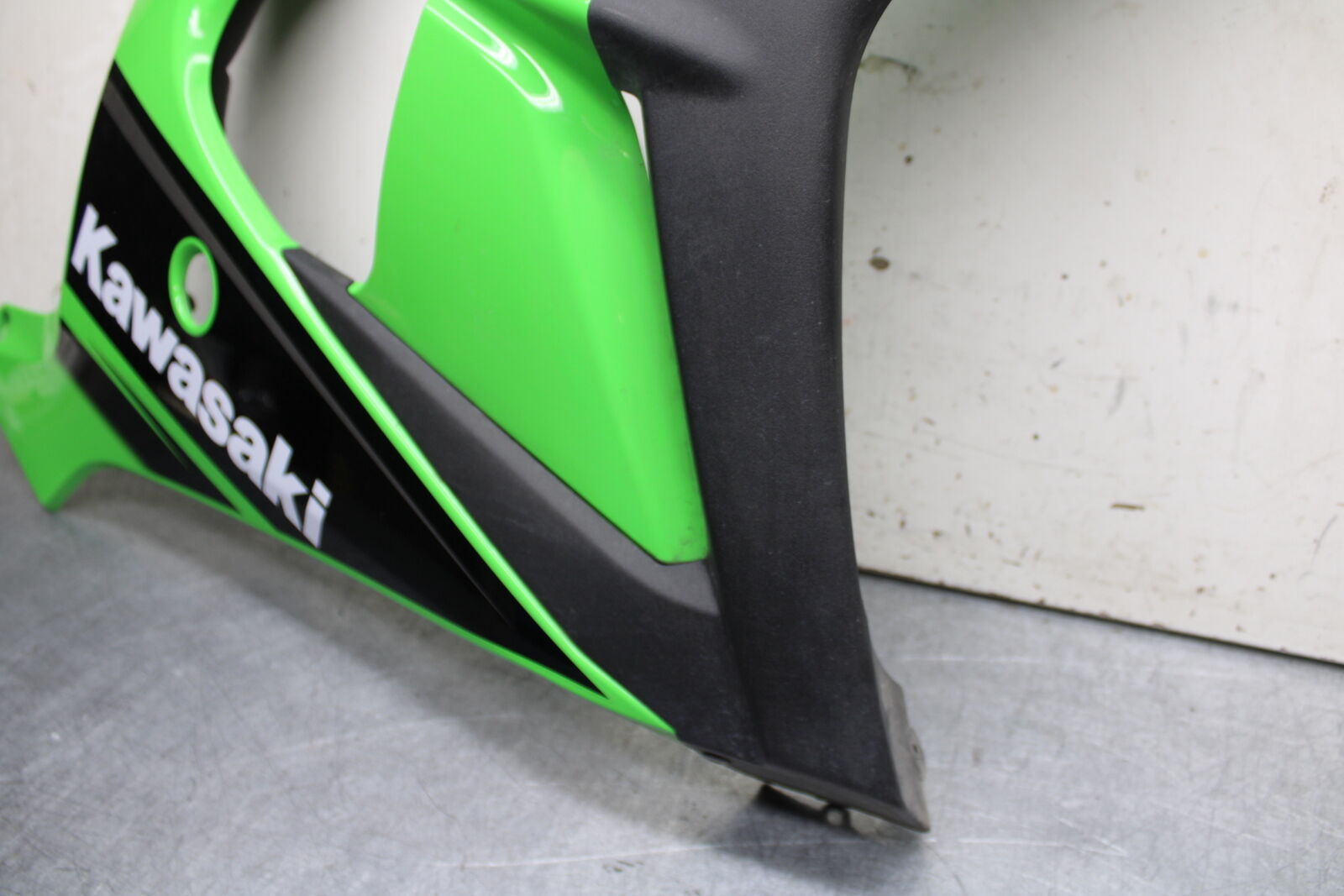 16 KAWASAKI NINJA ZX10R RIGHT LOWER MID SIDE FAIRING COWL  55028-0337-6Z  BB650