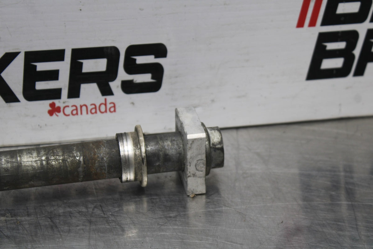 98 KAWASAKI NINJA ZX6 REAR AXLE BACK WHEEL RIM PIVOT BOLT AXEL BB870