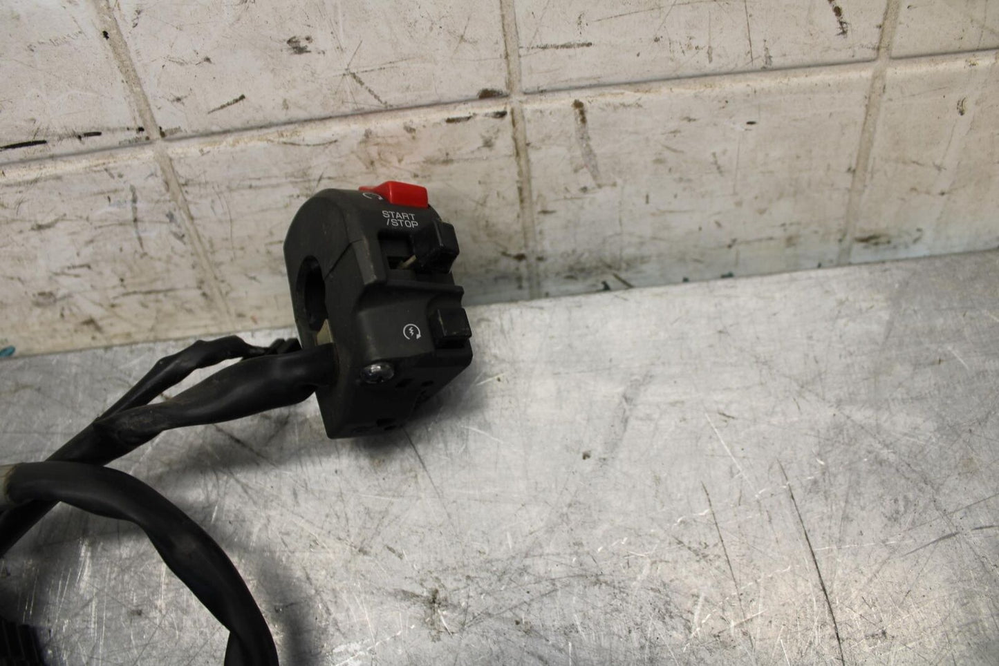 2008 Kawasaki Ninja ZX10R ZX1000E RIGHT CLIP ON HANDLE KILL OFF START SWITCH BB5