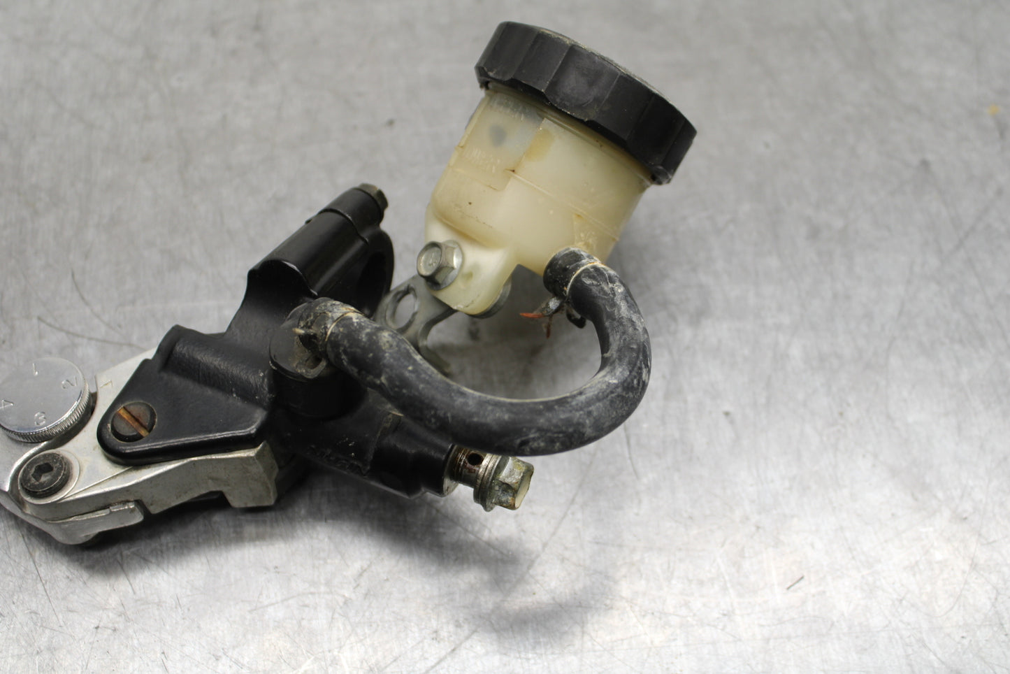 91-92 SUZUKI GSXR750 M  FRONT BRAKE MASTER CYLINDER w/ LEVER BB125