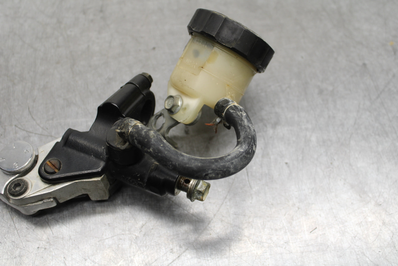 91-92 SUZUKI GSXR750 M  FRONT BRAKE MASTER CYLINDER w/ LEVER BB125