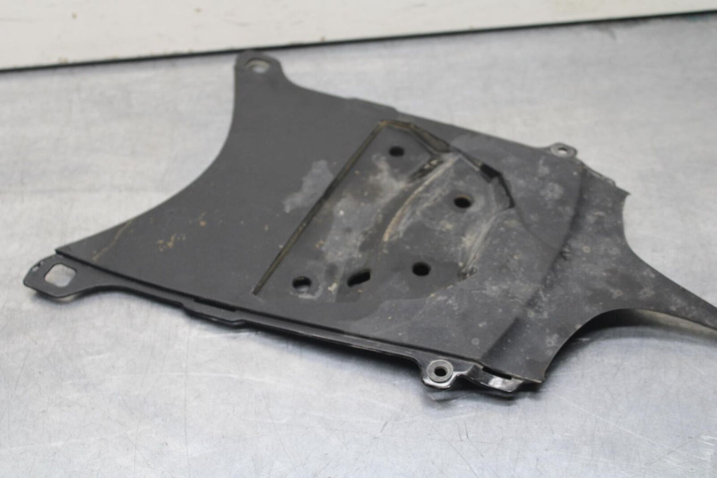 2011 Suzuki GSXR600 REAR BACK TAIL UNDERTAIL FAIRING COWL FENDER BB605