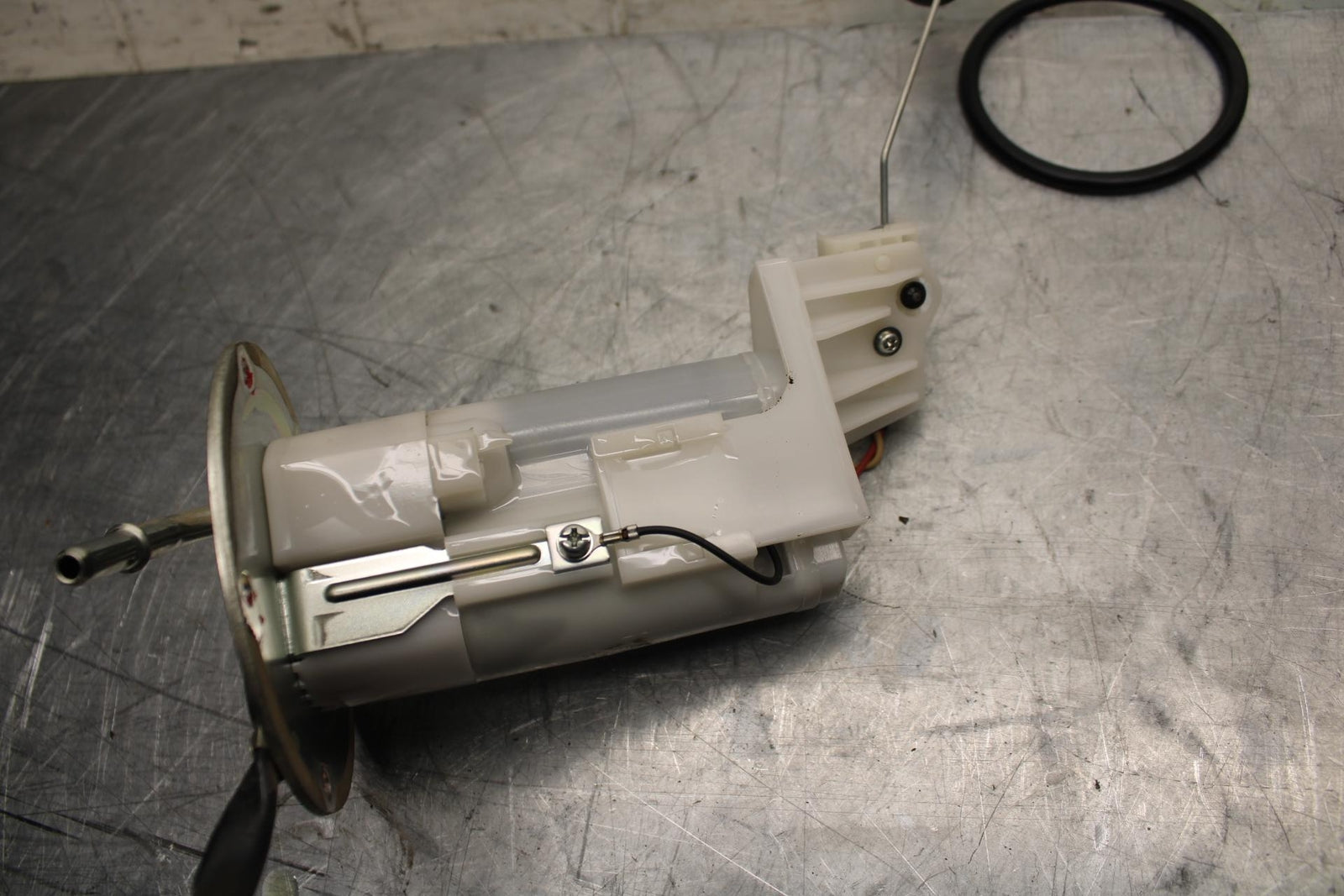 17 KAWASAKI VERSYS_X 300 FUEL PUMP GAS PETROL SENDER UNIT BB504