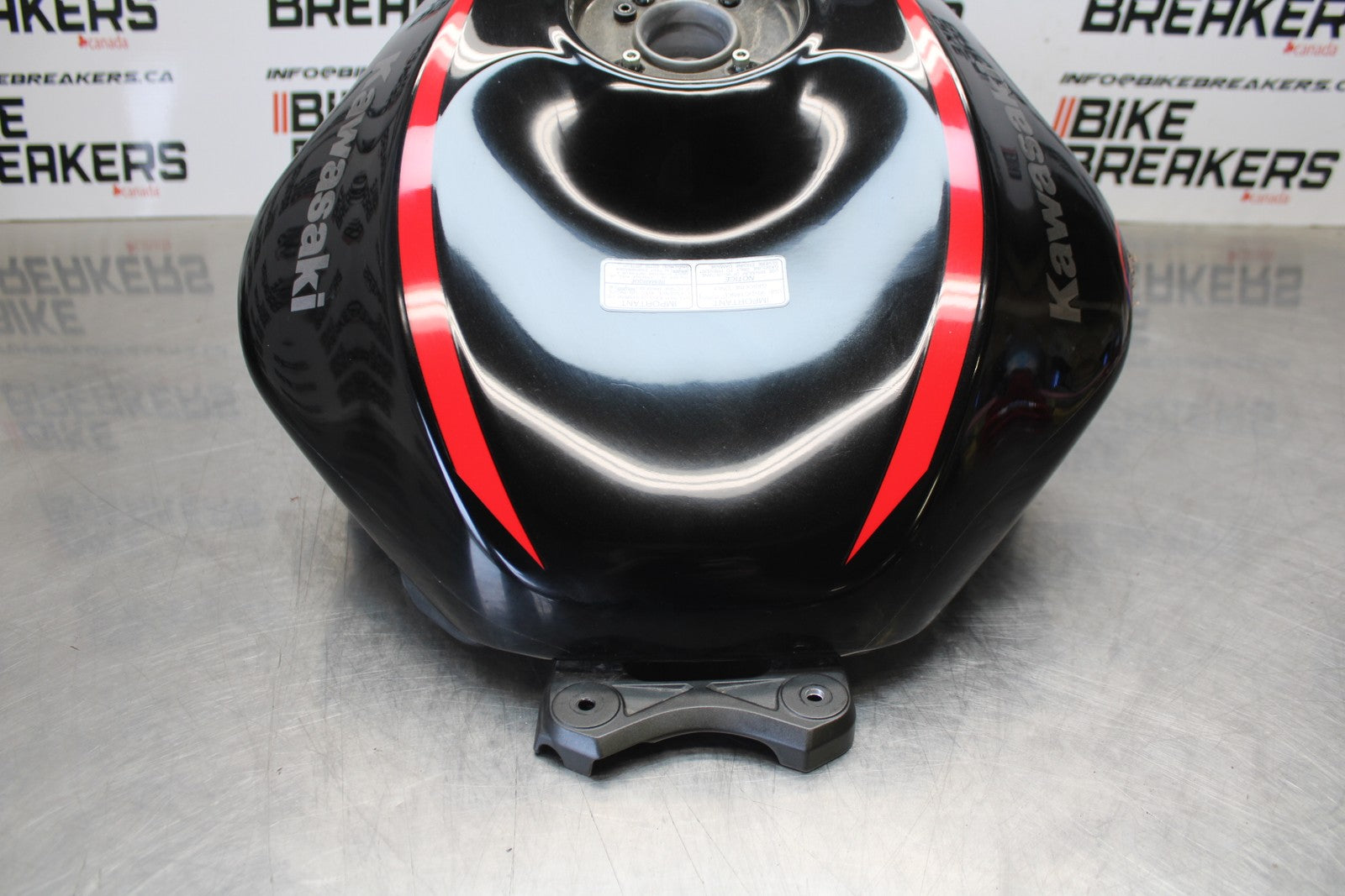 21-23 KAWASAKI NINJA ZX6R GAS TANK FUEL CELL PETROL RESERVOIR BB179