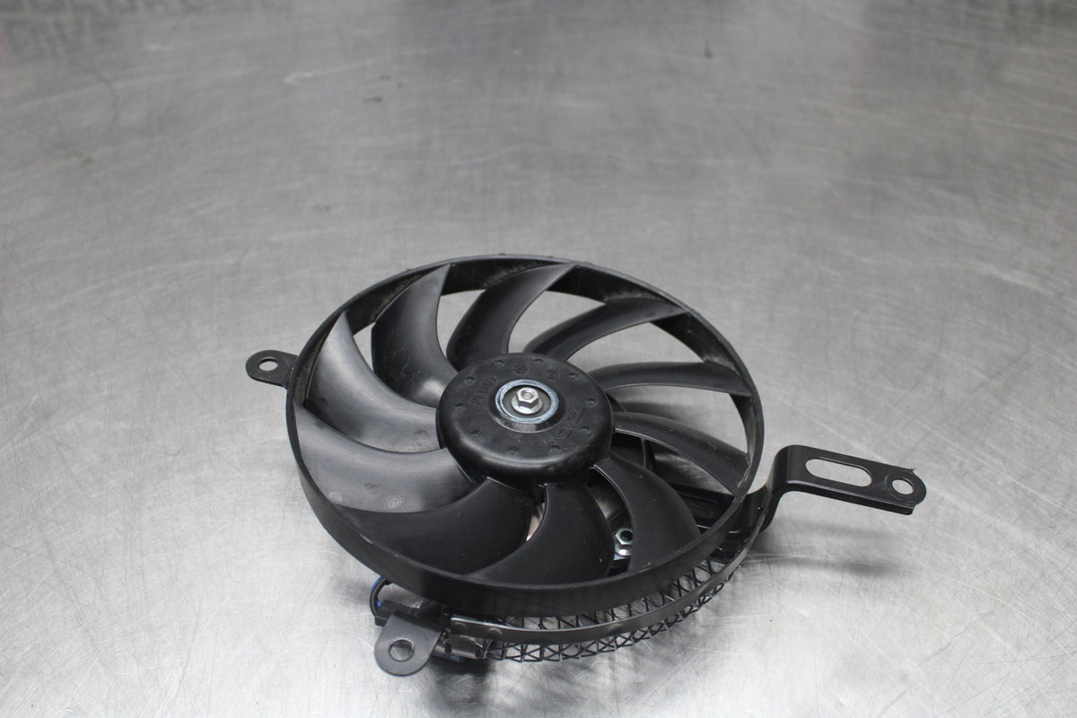 15-26 SUZUKI GSXR600 ENGINE RADIATOR COOLING FAN BB888