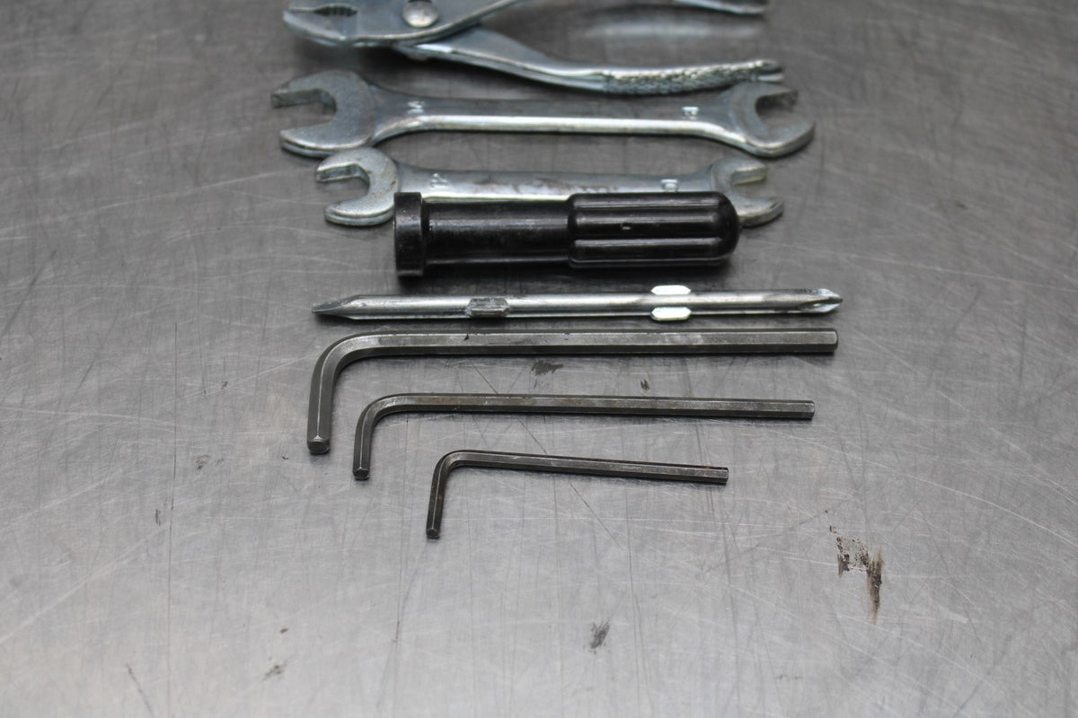 13 YAMAHA YZF R1 STOCK TOOLS OEM TOOL BAG KIT SET BB781