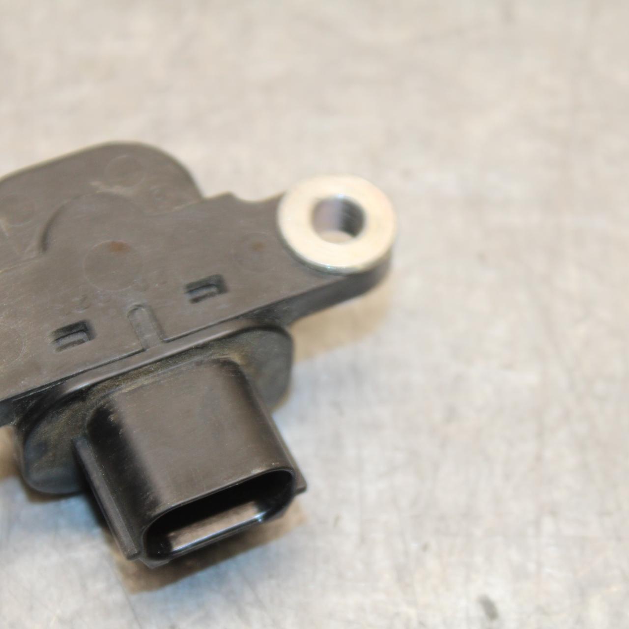 21 KAWASAKI NINJA ZX6R TIP OVER BANK ANGLE CRASH SENSOR SWITCH  21176-0026 BB647