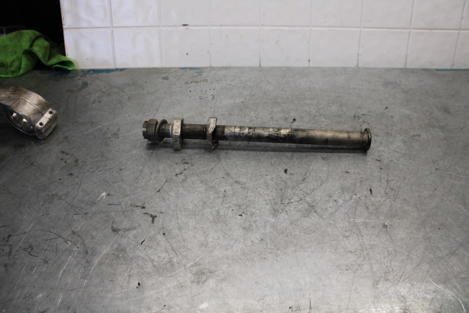 06-07 KAWASAKI NINJA ZX14R REAR AXLE BACK WHEEL RIM PIVOT BOLT AXEL bb433