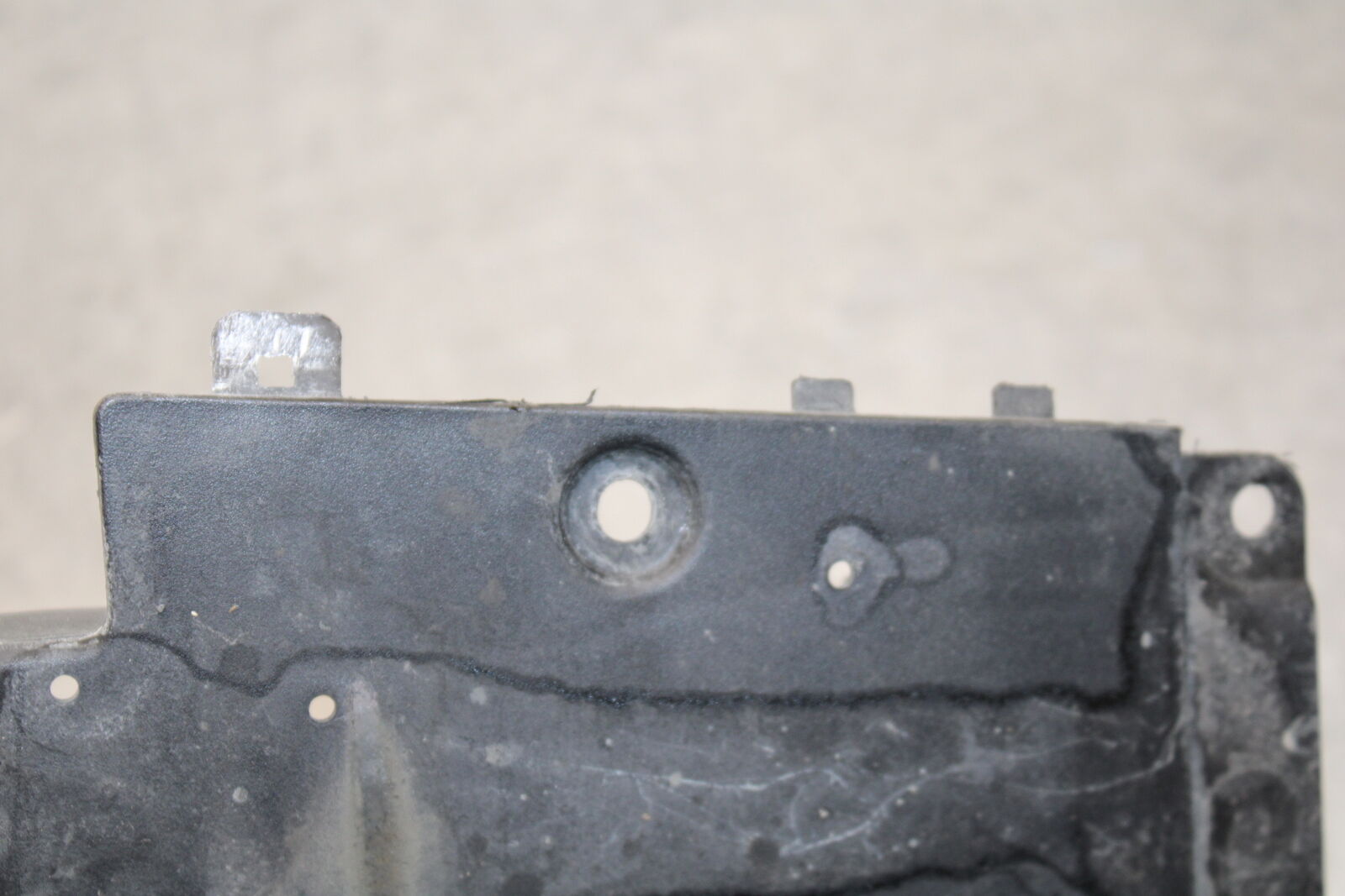 09-12 KAWASAKI NINJA ZX6R ZX600R REAR UNDERTAIL BATTERY TRAY PLASTIC BB656