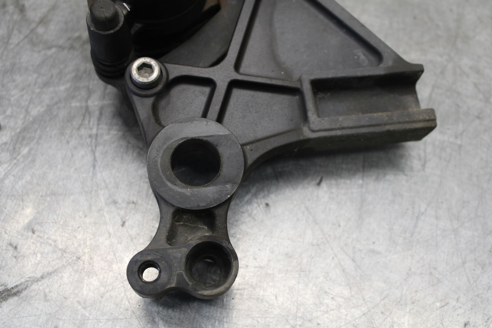 12-17 KAWASAKI ER-6N Z650 REAR BACK BRAKE CALIPER W MOUNT BRACKET BB709