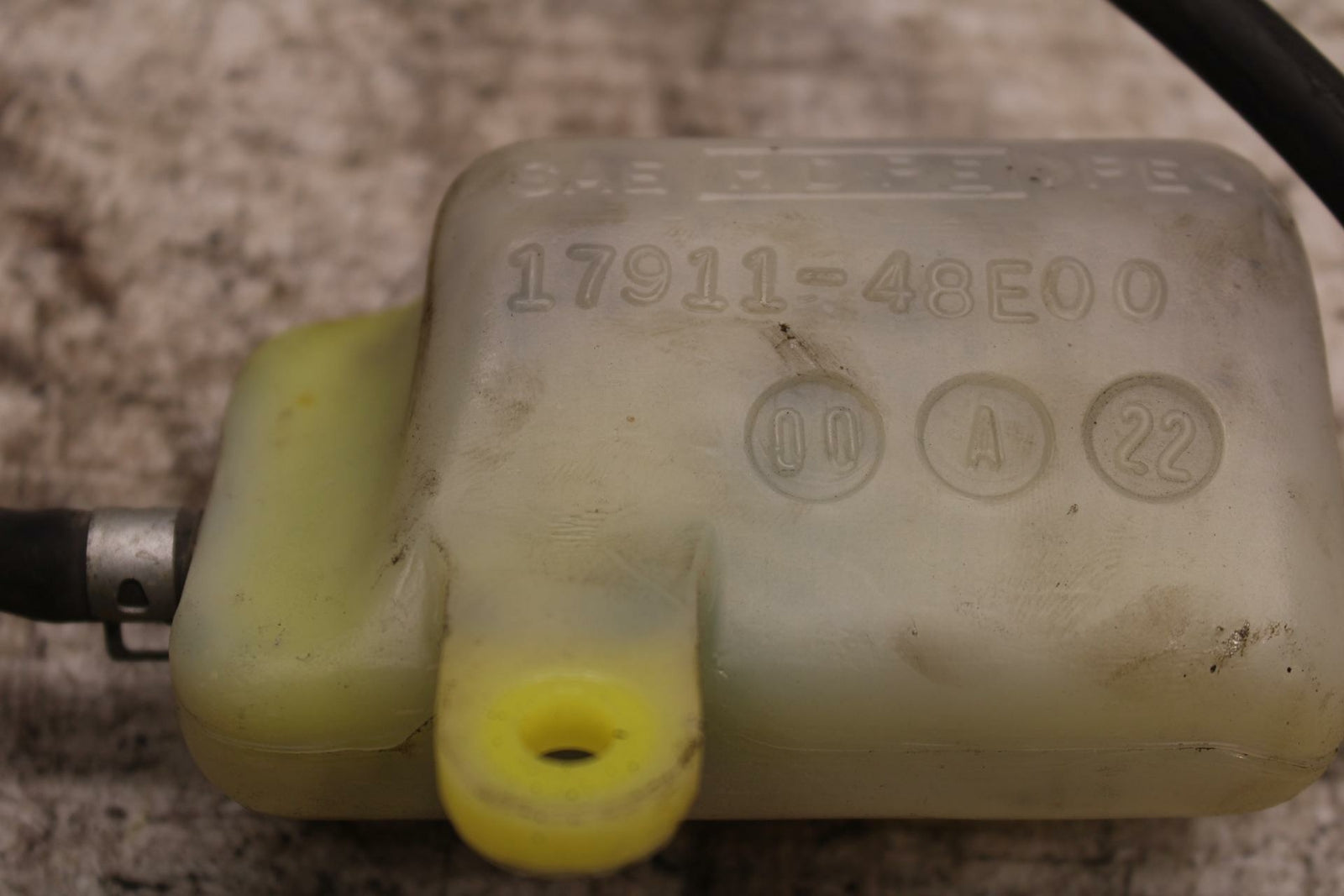 00-04 SUZUKI MARAUDER 800 VZ800 COOLANT WATER TANK RESERVOIR 17911-48E00 BB305