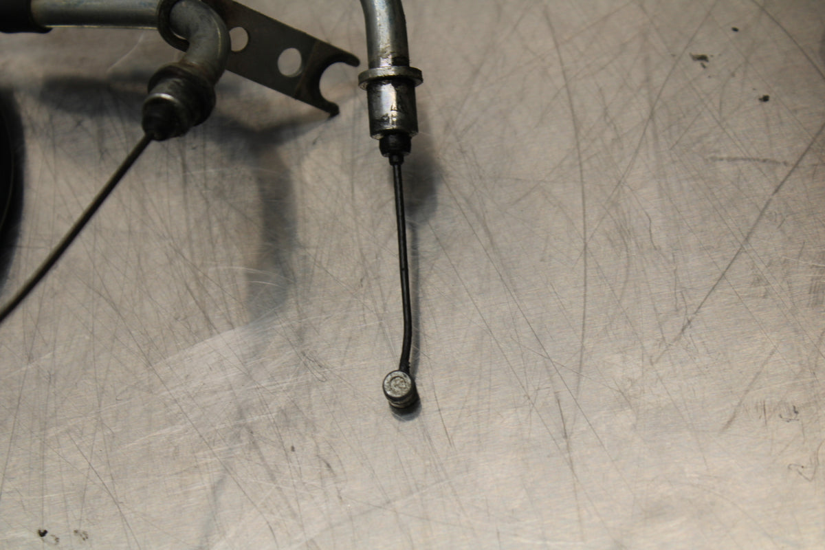 11 SUZUKI GSXR1000 THROTTLE CABLES LINES BB142