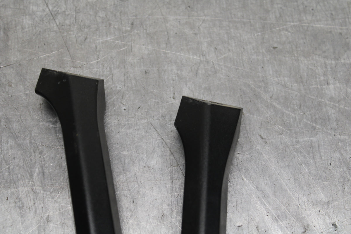 11-17 SUZUKI GSXR600 RIGHT REAR BACK PASSENGER PEG BB132