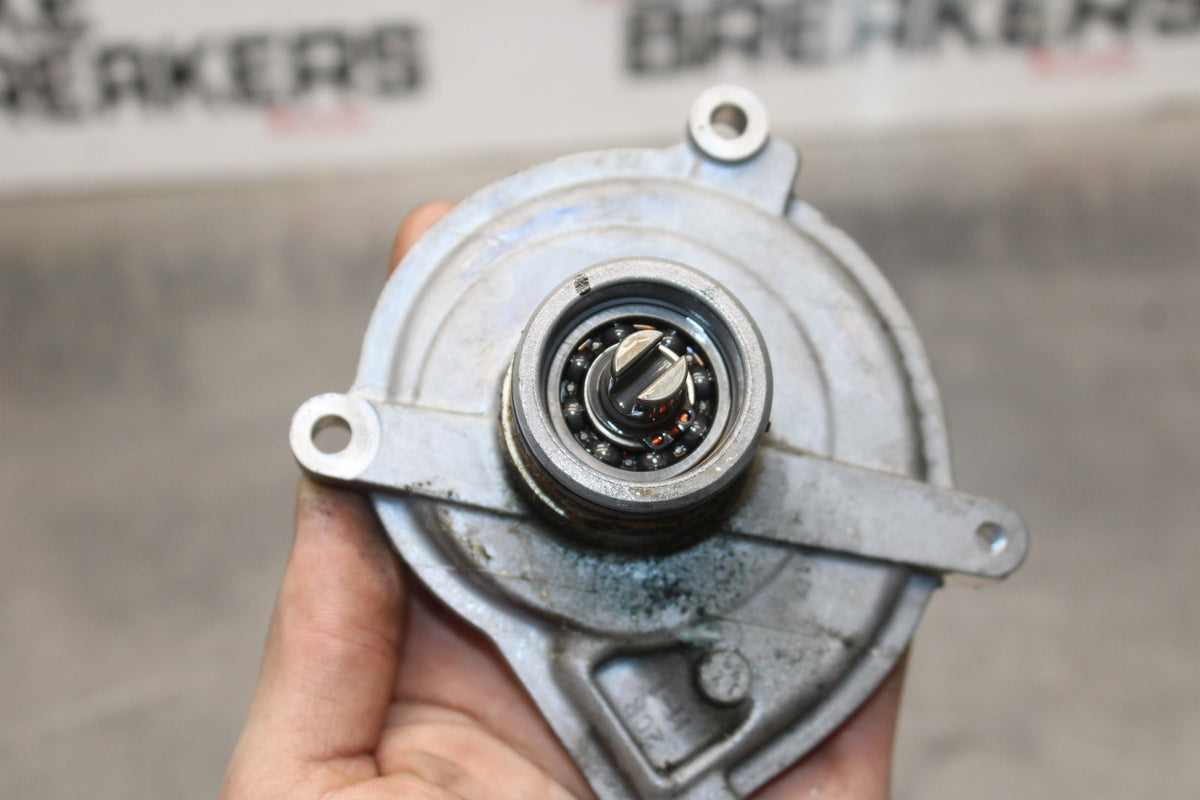 18 YAMAHA YZF R1  ENGINE WATER COOLANT PUMP  BB838