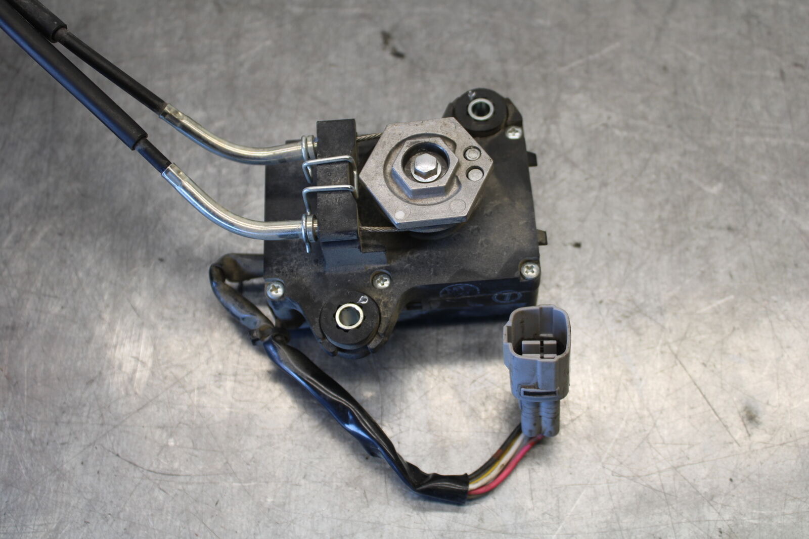11-24 SUZUKI GSXR750 EXHAUST VALVE SERVO MOTOR BB687