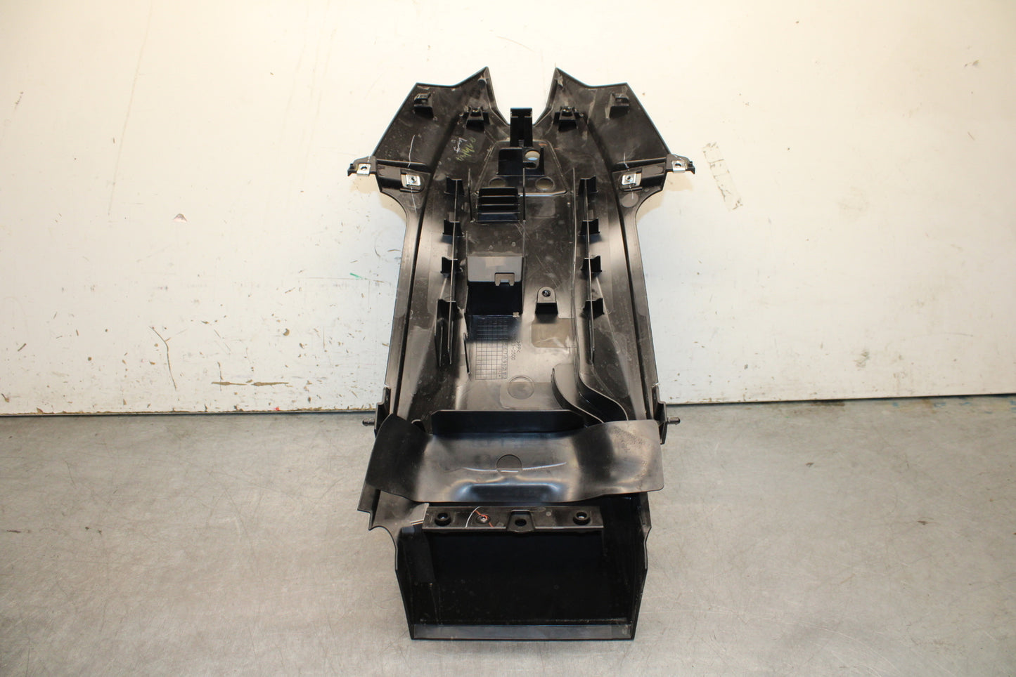 24 KAWASAKI NINJA 500 ABS REAR BACK TAIL UNDERTAIL FAIRING COWL FENDER BB730