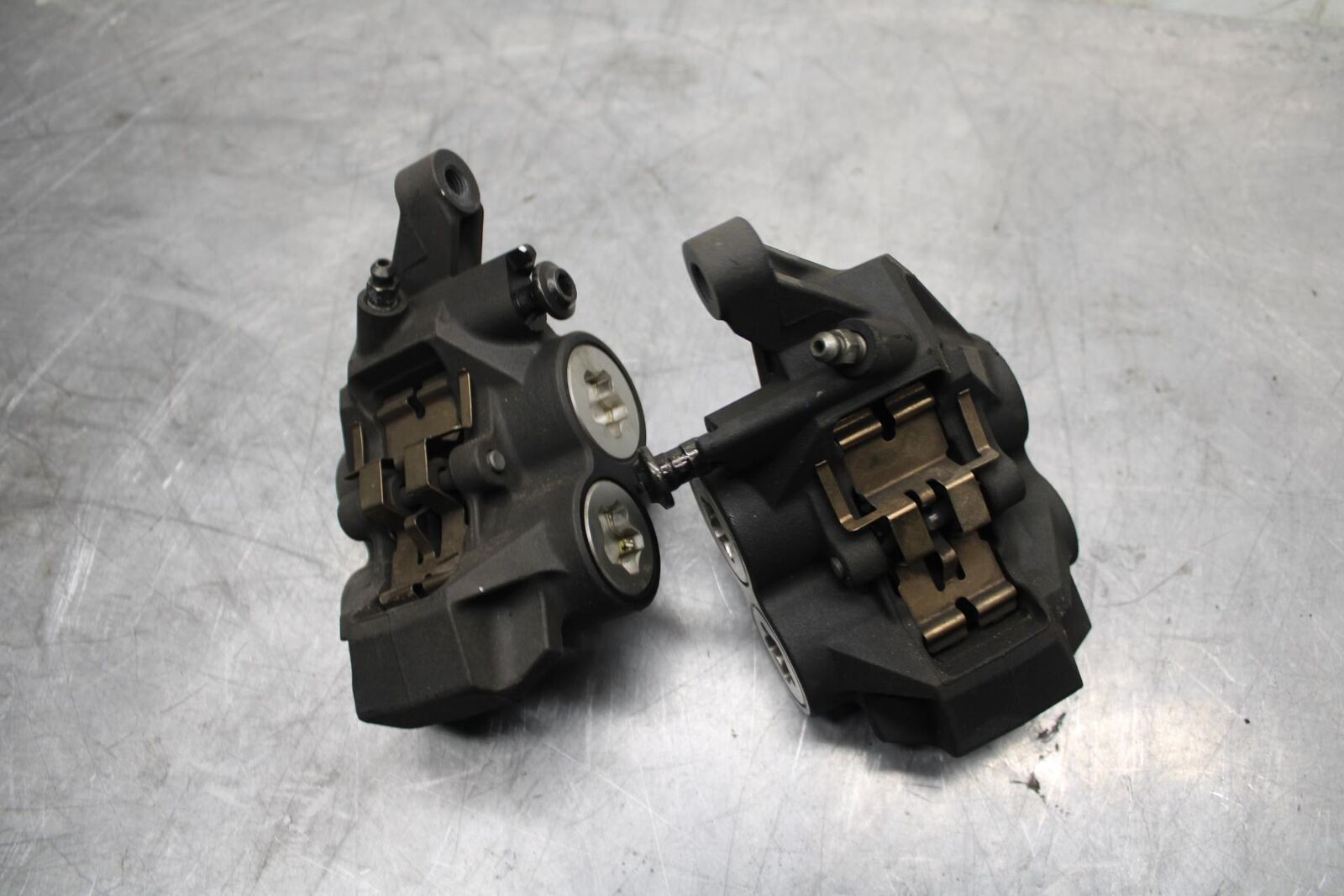 16-22 YAMAHA XSR 700 RIGHT LEFT FRONT BRAKE CALIPER SET PAIR CALIPERS BB475