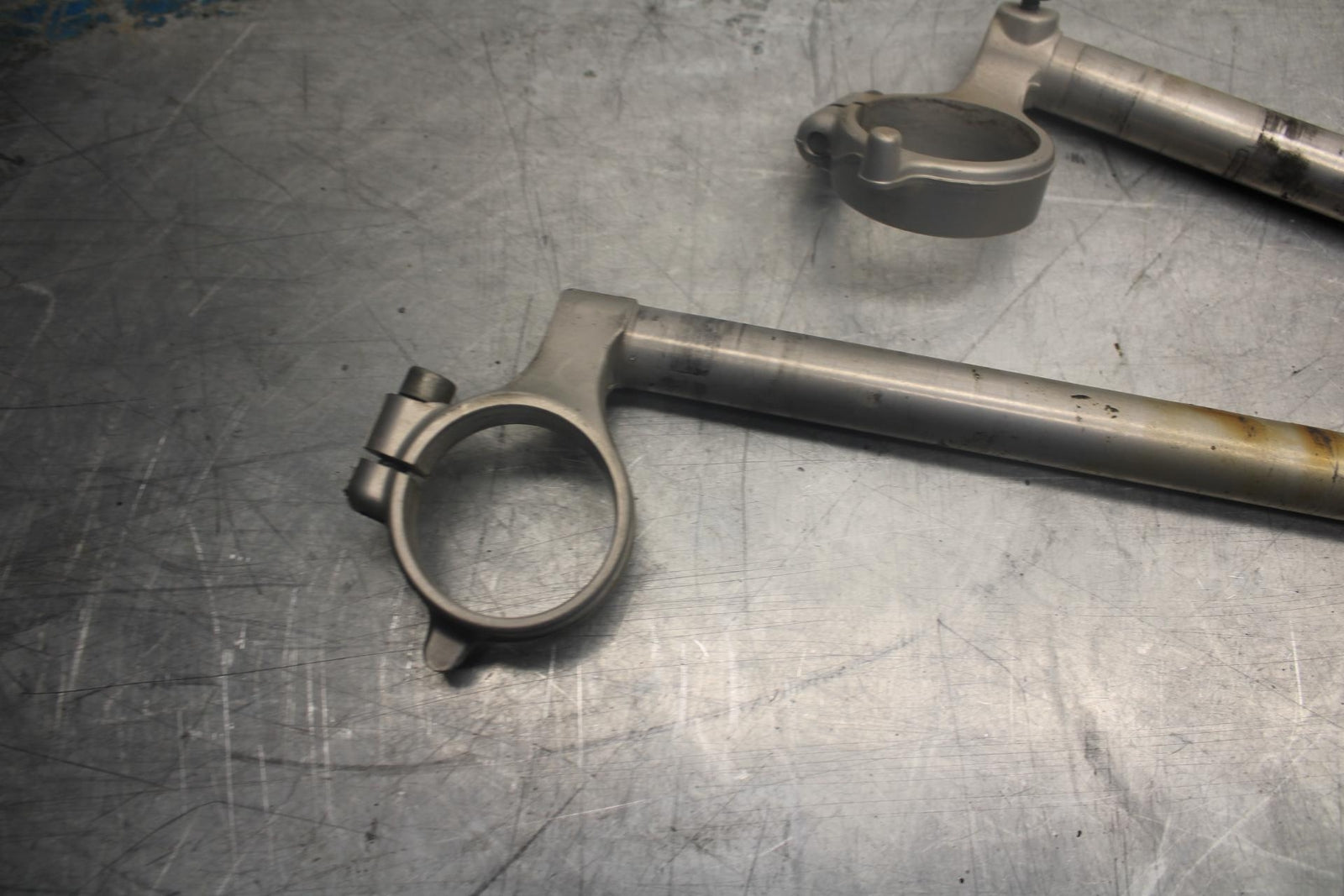 03-04 SUZUKI GSXR1000  CLIP ON ONS HANDLEBARS PAIR SET 56111-18G00 BB459