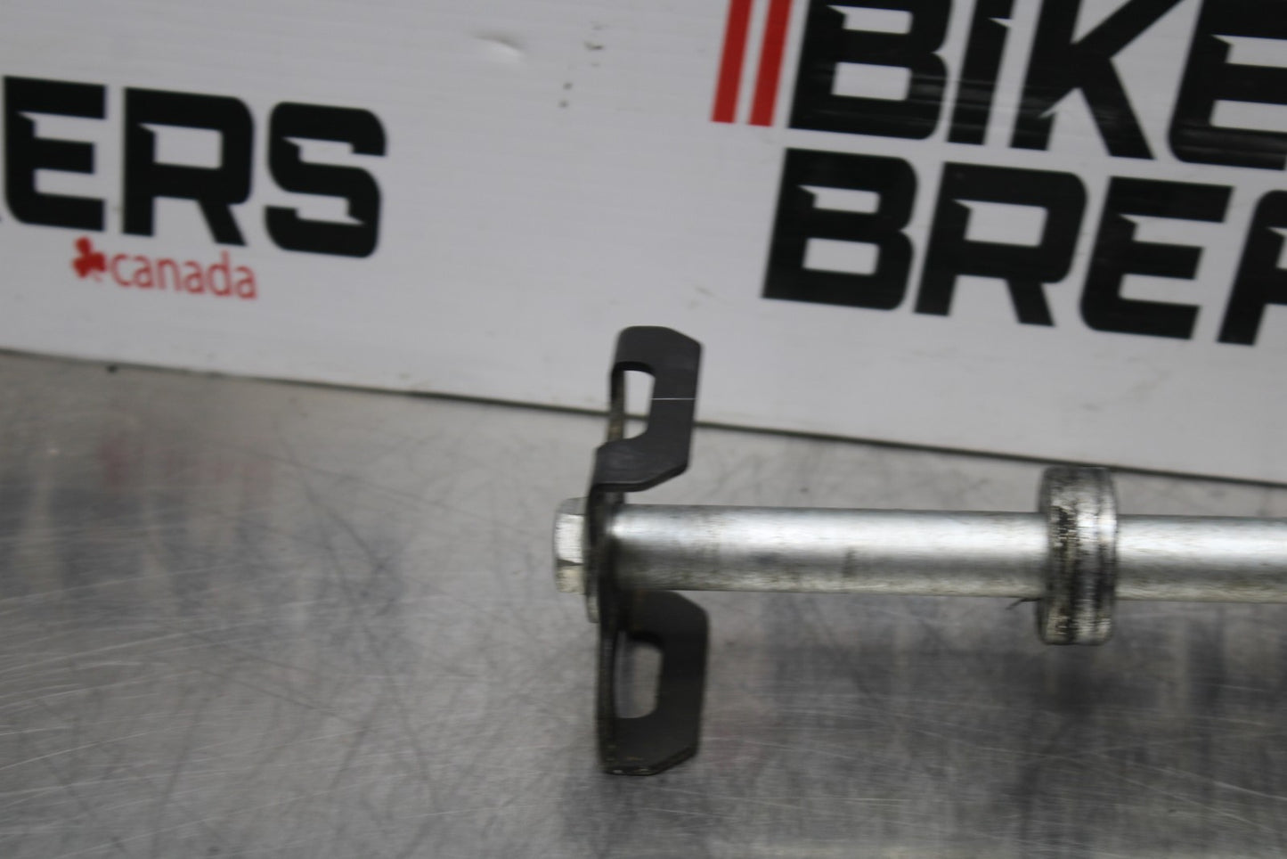 13-17 KAWASAKI NINJA 300 EX300 ABS REAR AXLE BACK WHEEL RIM BOLT AXEL BB187