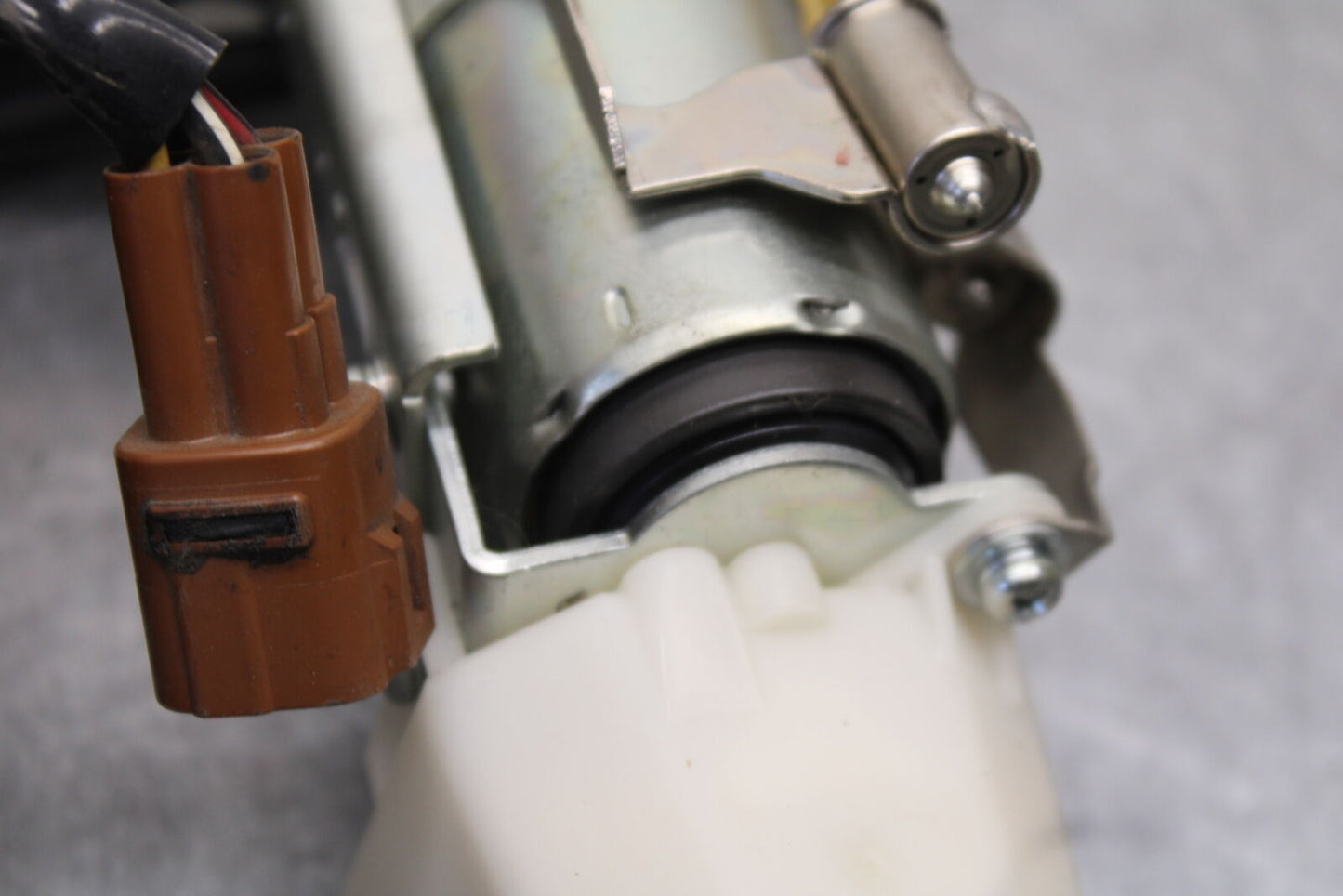 05-06 SUZUKI BOULEVARD M50 FUEL PUMP 15100-10F10 15100-39G00 15100-41F10 BB671