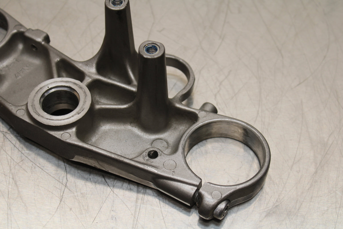 96 YAMAHA YZF750R FORKS UPPER TRIPLE TREE CLAMP BB137