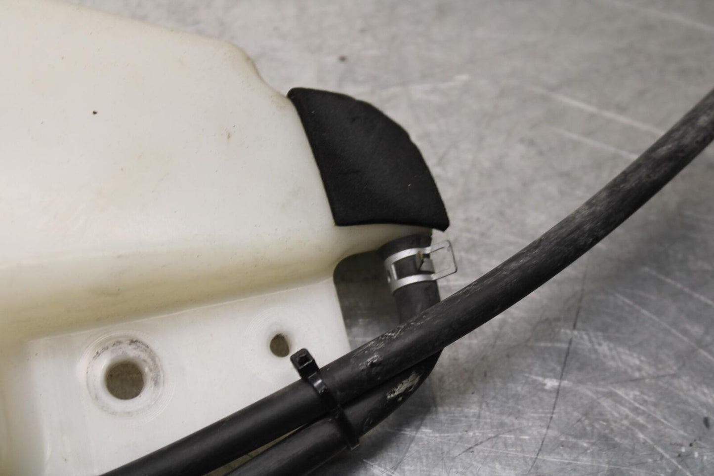 2011 Suzuki GSXR1000 COOLANT WATER TANK RESERVOIR BOTTLE 17910-47H00 BB96