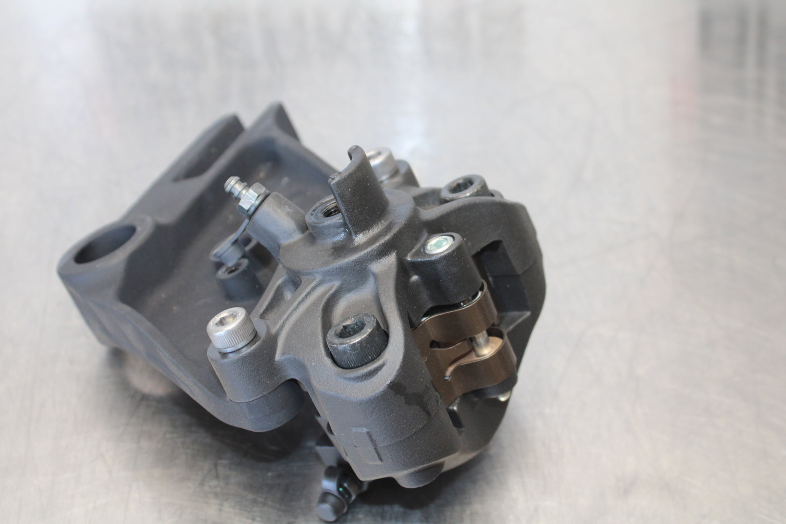 23-24 KAWASAKI NINJA ZX14R REAR BACK BRAKE CALIPER W MOUNT BRACKET BB169