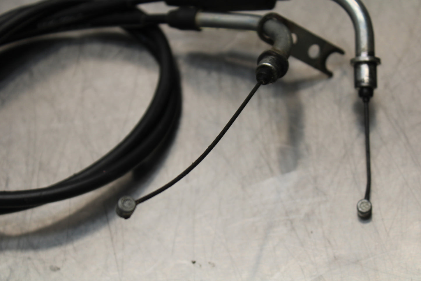 11 SUZUKI GSXR1000 THROTTLE CABLES LINES BB142
