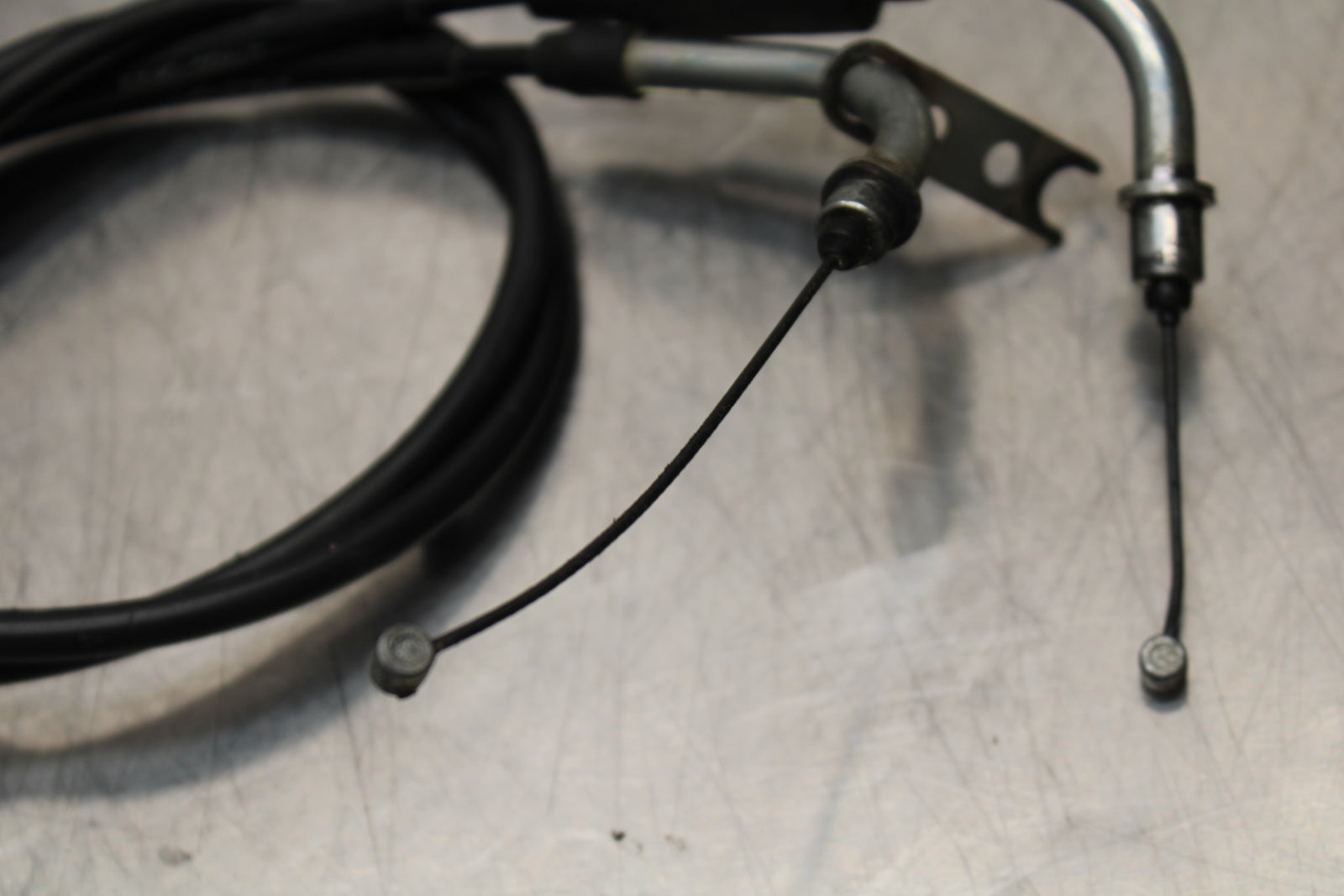 11 SUZUKI GSXR1000 THROTTLE CABLES LINES BB142