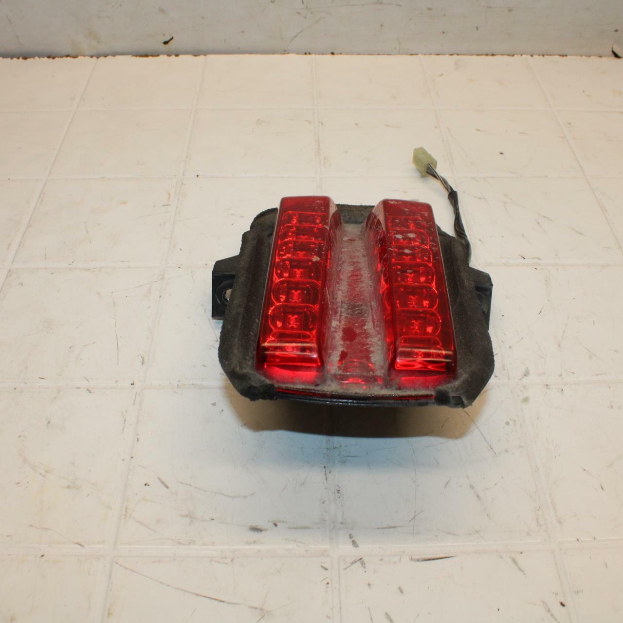 03-05 SUZUKI SV1000 REAR TAIL TAILLIGHT BACK BRAKE LIGHT BB405