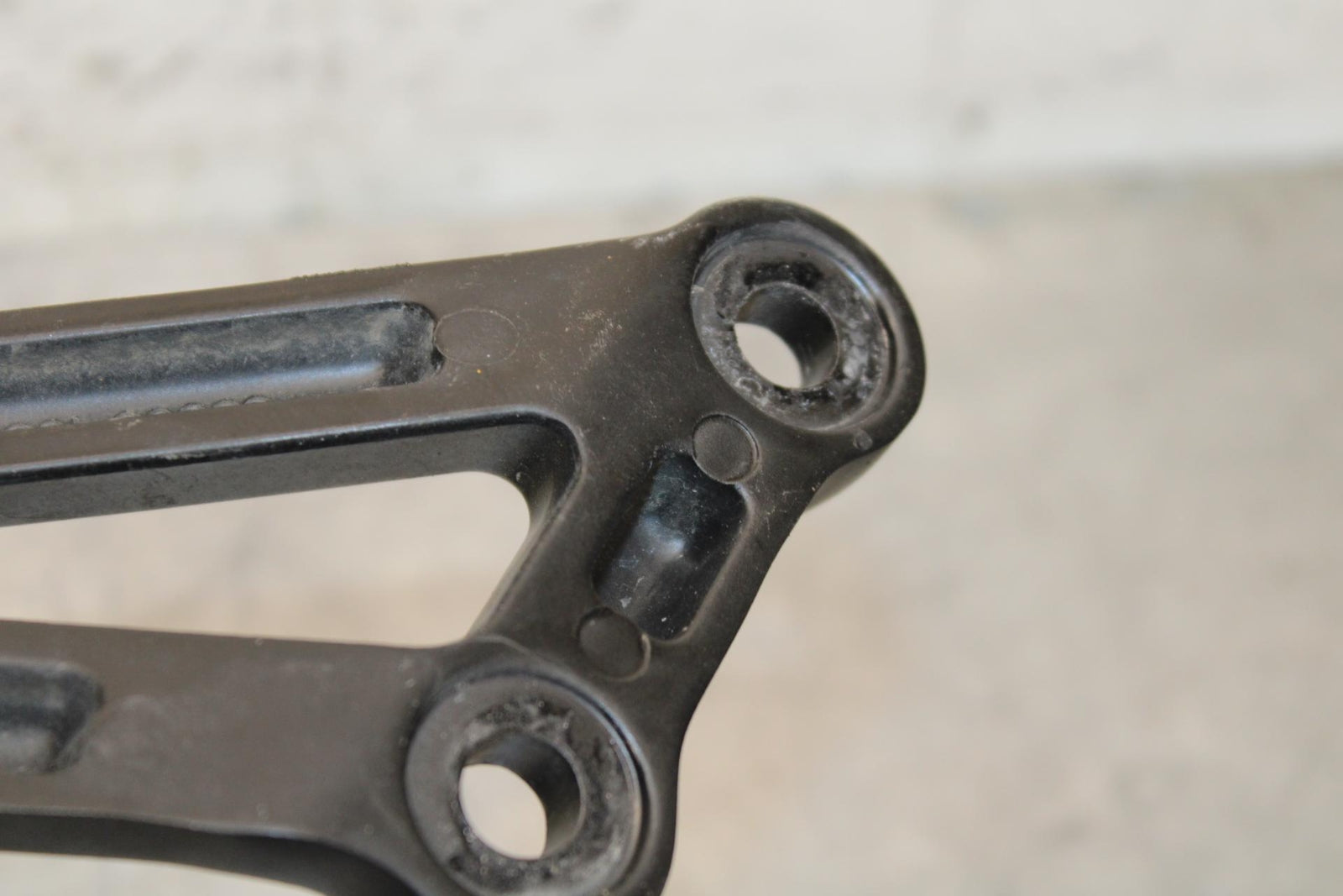 2000 Kawasaki Ninja ZX12R ZX1200A LEFT REAR BACK PASSENGER PEG 35063-1064