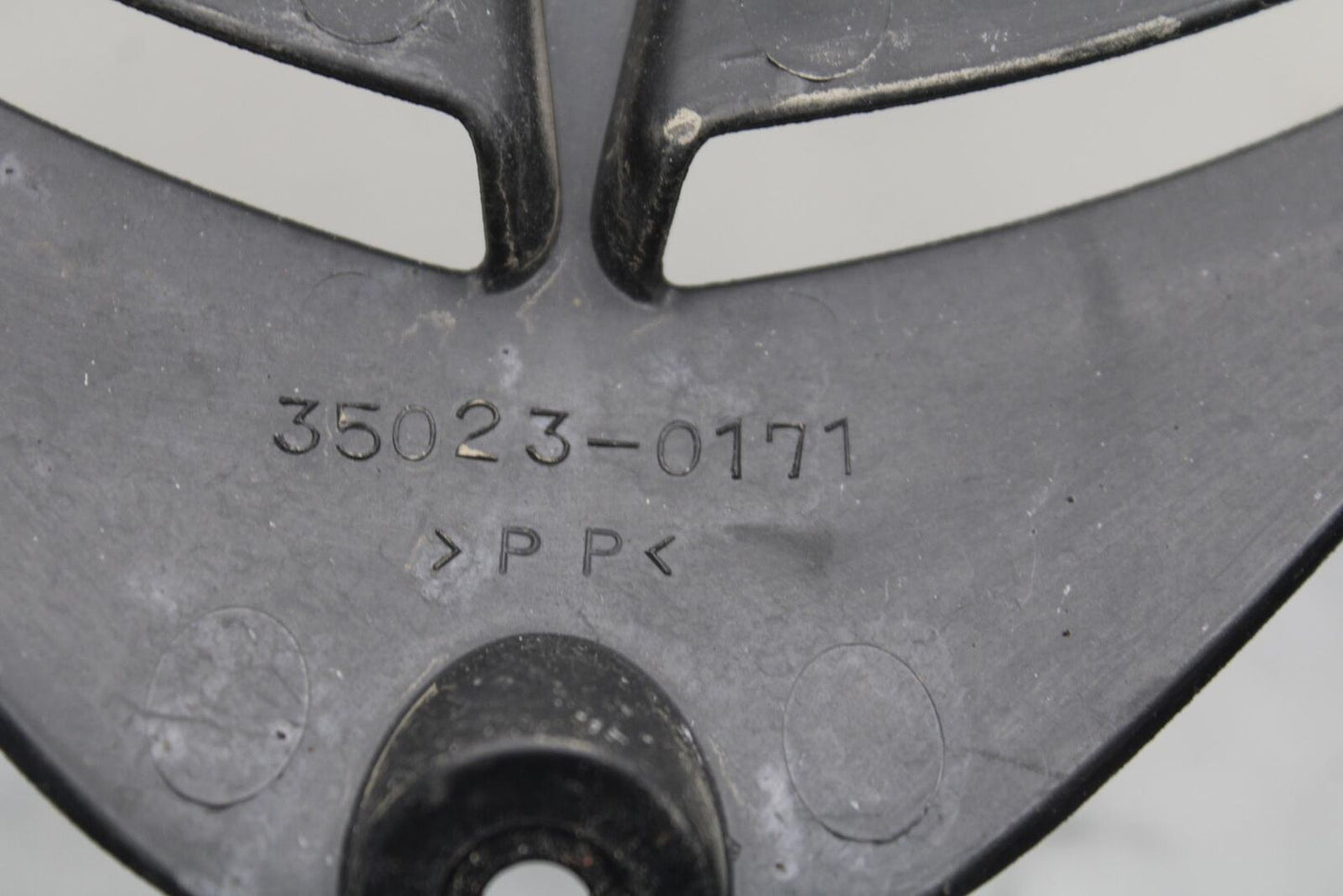 23 KAWASAKI NINJA ZX6R 636 REAR BACK WHEEL TIRE HUGGER FENDER BB609