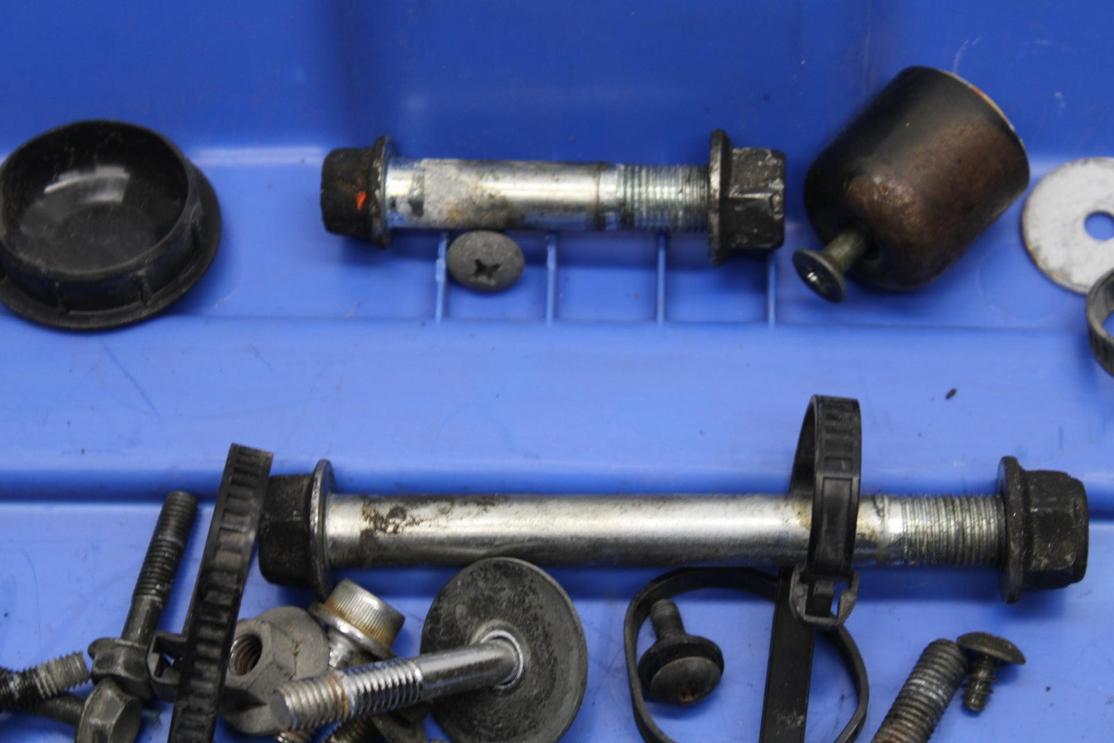 1995 Suzuki RF600R MISCELLANEOUS MOUNTING BOLTS HARDWARE MOTOR  BB615