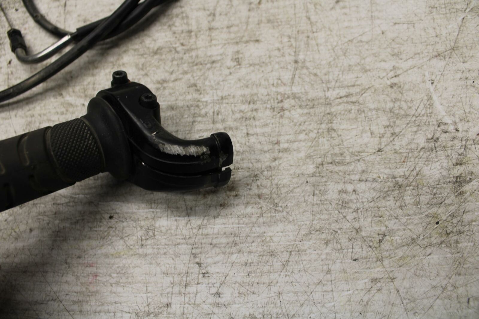 20-21 YAMAHA XSR900 THROTTLE CABLE LINE HOUSING GUIDE BB372