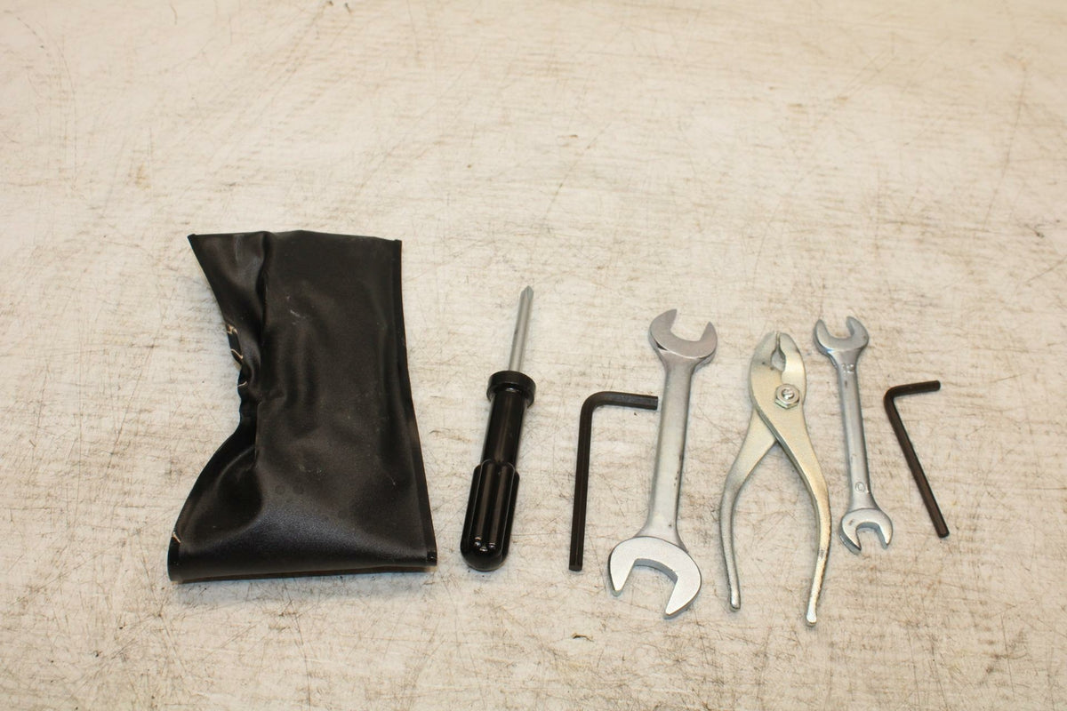 11-19 SUZUKI GSXR600 STOCK TOOLS OEM TOOL BAG KIT SET BB371