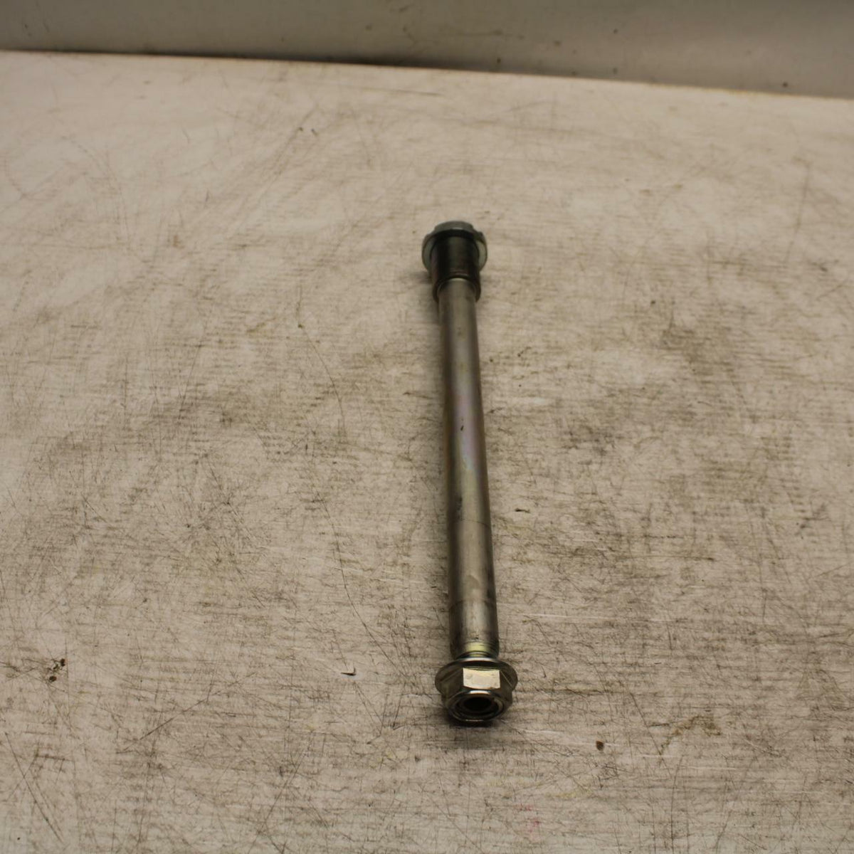 11-19 SUZUKI GSXR600 REAR BACK SWINGARM BOLT SUSPENSION PIVOT AXLE BB371