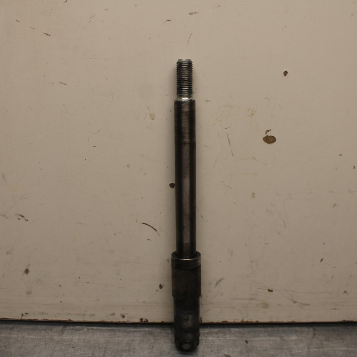 1985 Honda Shadow 500 VT500C FRONT WHEEL RIM AXLE PIVOT BOLT 44301-MF5-750 BB615