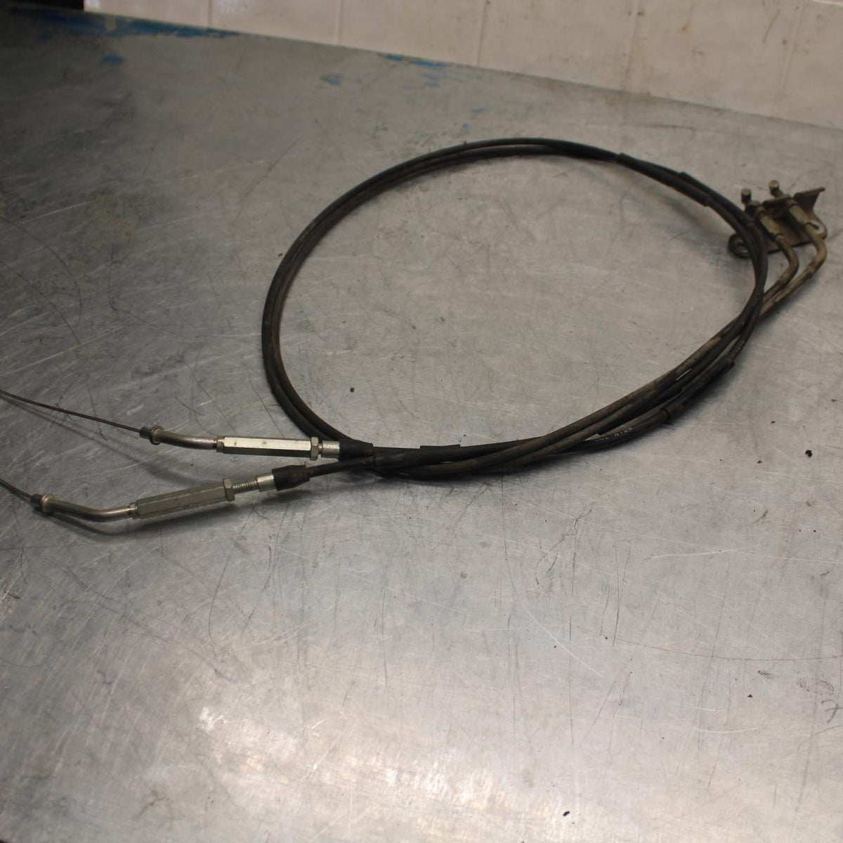 06-07 SUZUKI GSXR750 THROTTLE CABLES LINES BB424