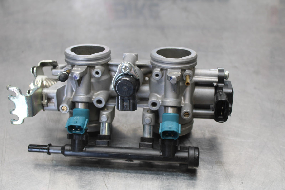 23-24 YAMAHA MT-07 MAIN FUEL INJECTORS / THROTTLE BODIES BB194