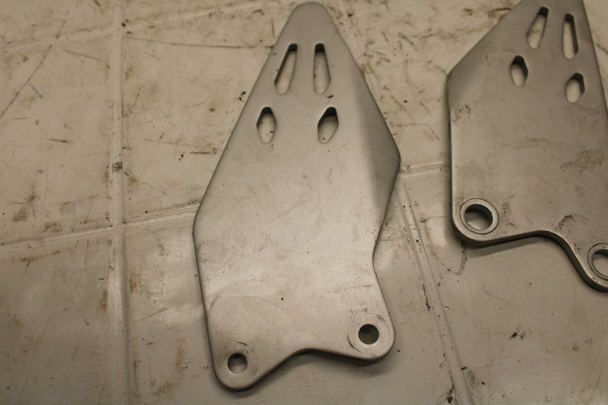 19-20 KAWASAKI NINJA ZX6R LEFT RIGHT REARSET REAR SET HEEL GUARD COVER  BB407
