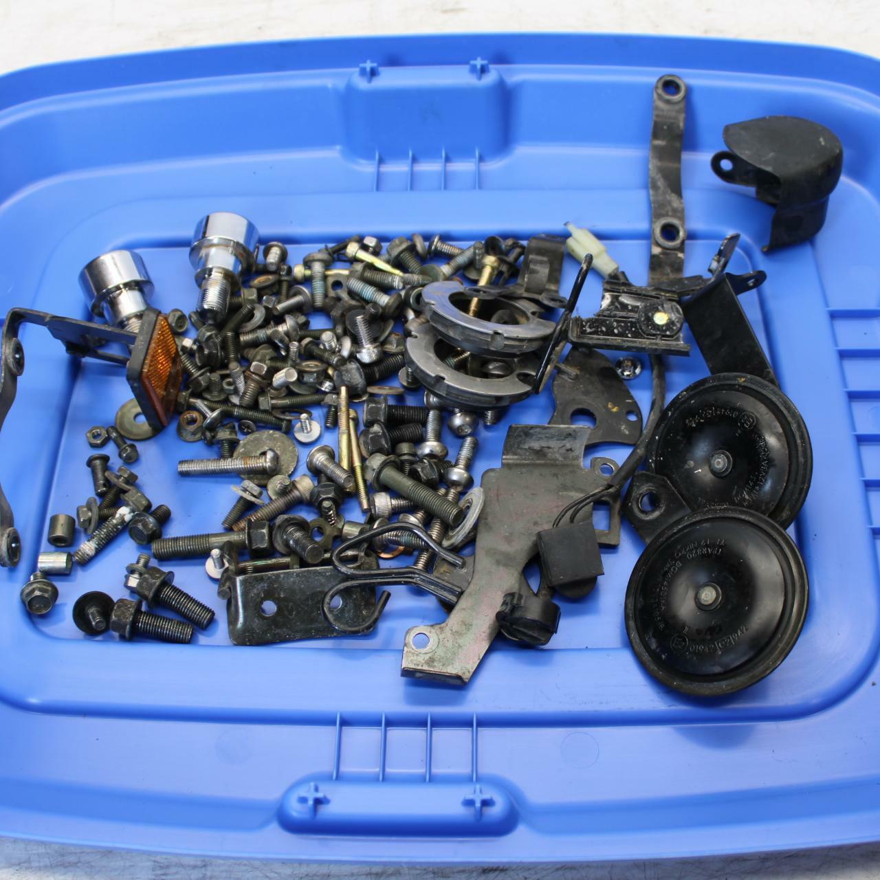 02-03 YAMAHA V STAR 1100 FAIRING COWL BOLTS SCREWS ASSORTMENT BB308