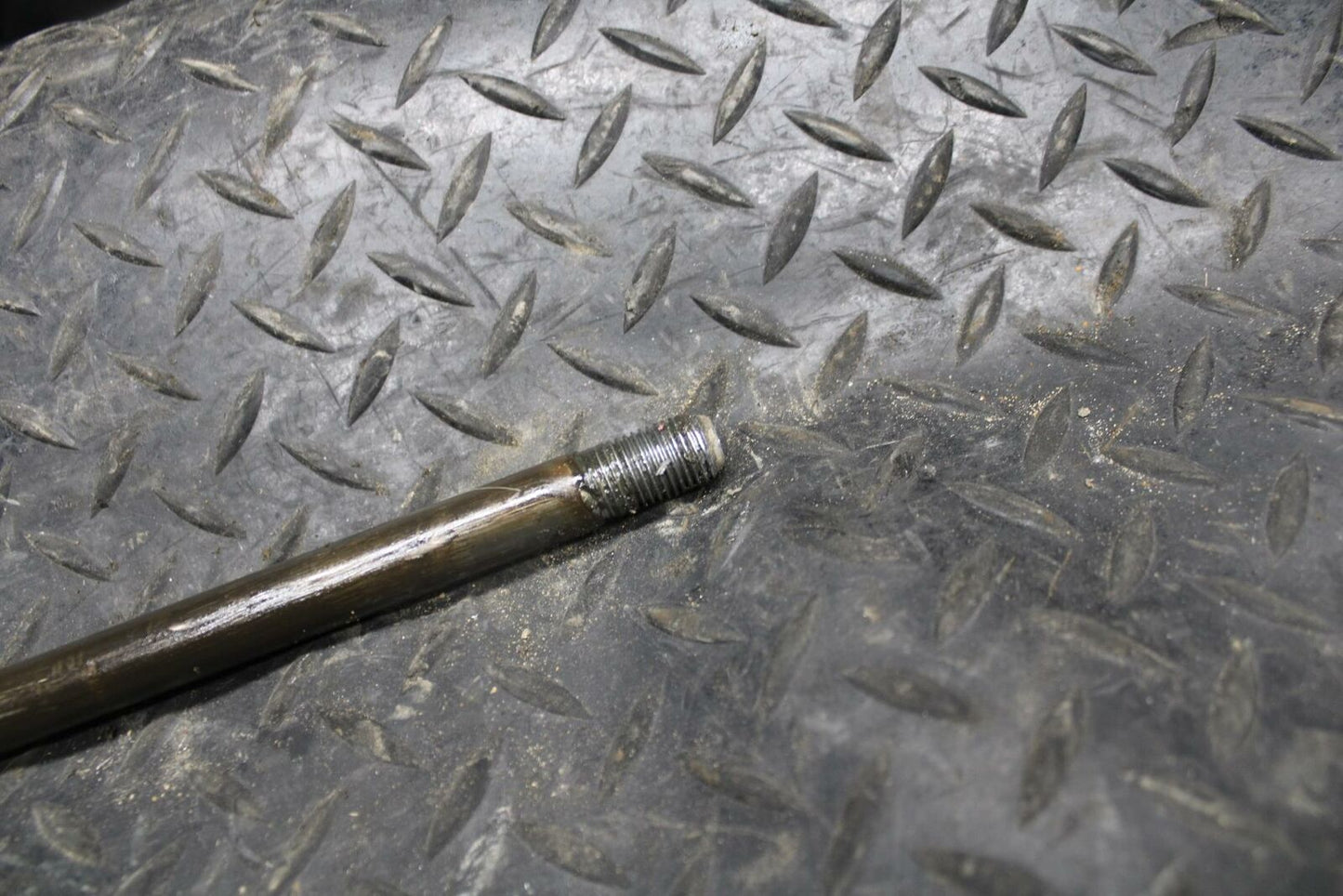 84-85 YAMAHA VIRAGO 1000 FRONT WHEEL RIM AXLE PIVOT BOLT BB173